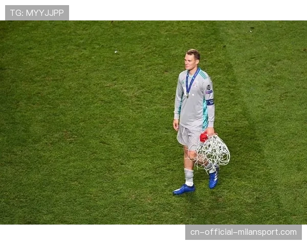 诺伊尔宝刀未老八轮联赛场均贡献2.3次扑救